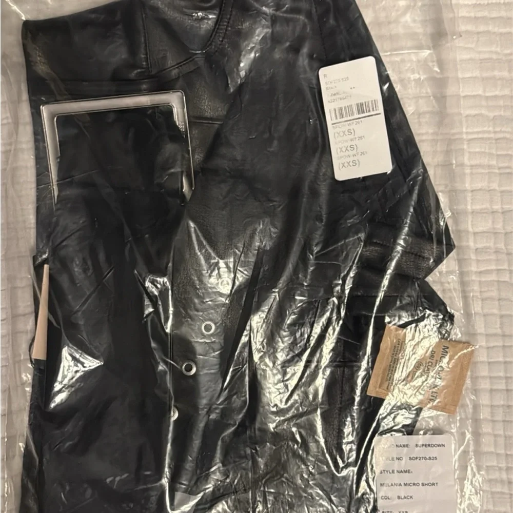 Superdown Karina Faux Leather Vest and Melania micro short - Picture 7 of 13